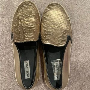 Steve Madden Gold Flats